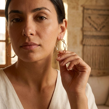 Wavy Hoop Earrings – Bold Sculptural Design