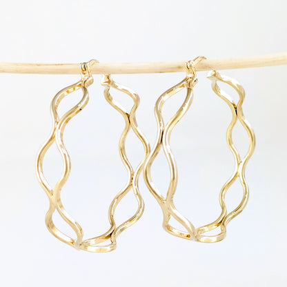 Wavy Hoop Earrings – Bold Sculptural Design