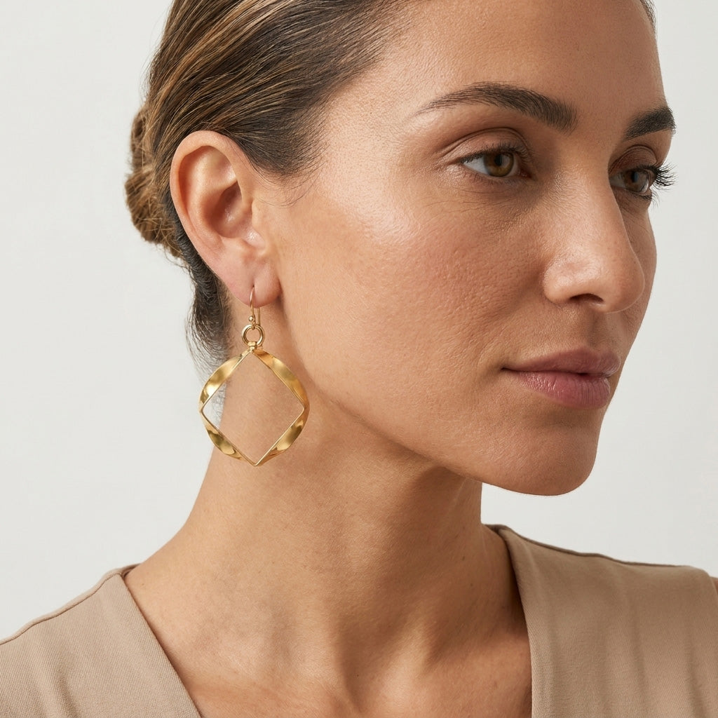 Wavy Square Drop Earrings – Bold Open Frame Look