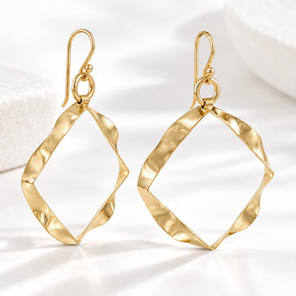 Wavy Square Drop Earrings – Bold Open Frame Look