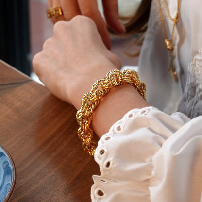 Bold Chain Link Bracelet with Senorita Clasp