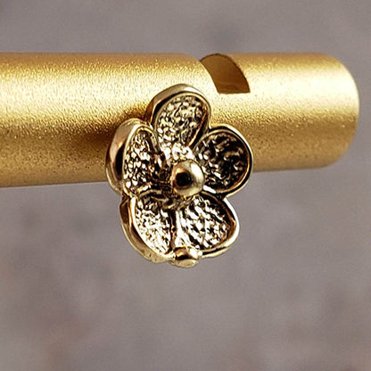 Aesthetic Daisy Dainty Gold Stud Earrings. Unique, minimalist - TurkishBling
