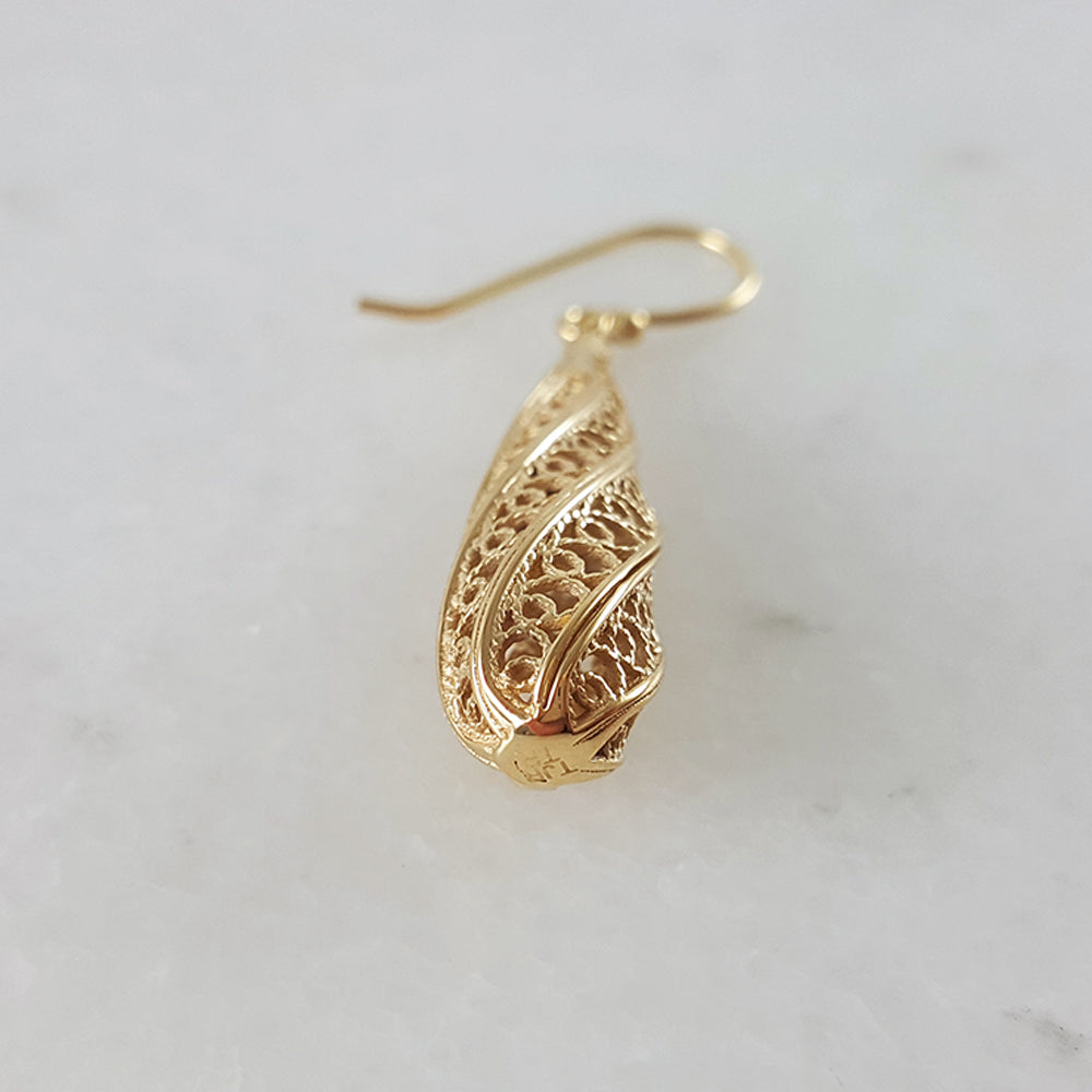 Aesthetic Gold Nightingale Filigree Teardrop Dangle Earrings