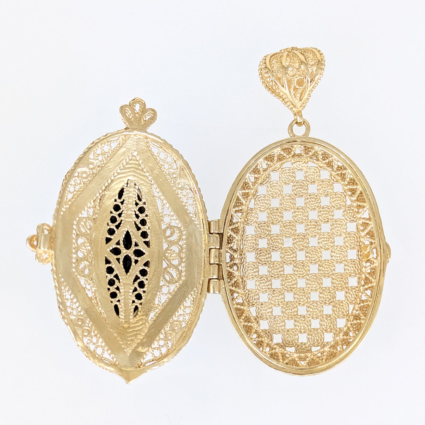Oval Filigree Locket Pendant Black Onyx