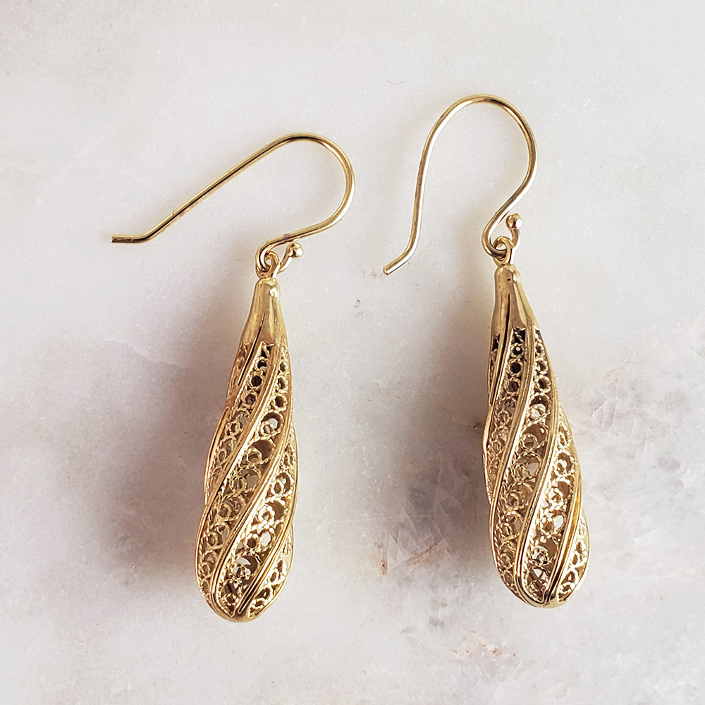 Aesthetic Gold Nightingale Filigree Teardrop Dangle Earrings