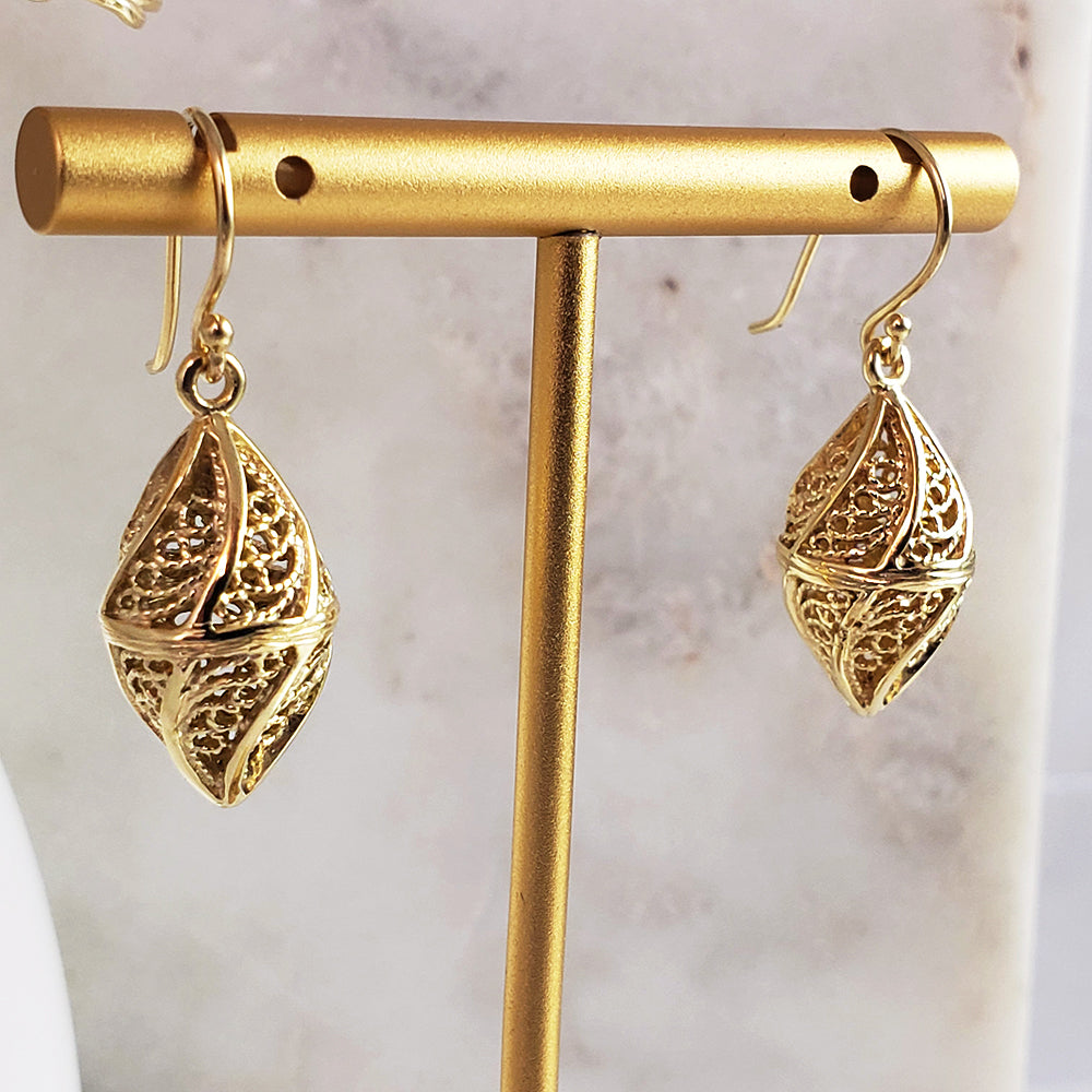 Mesmerizing Gold Nightingale Drop Earrings