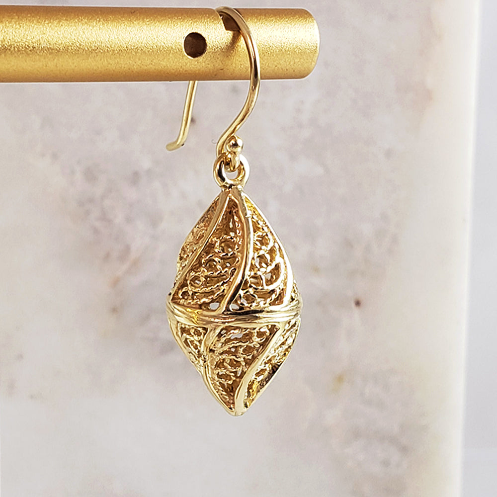 Mesmerizing Gold Nightingale Drop Earrings