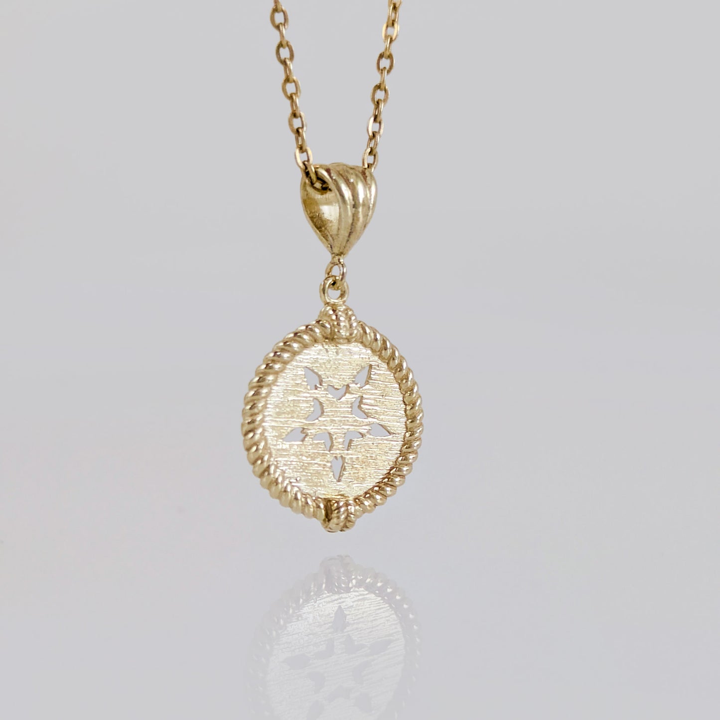 Round Lion Head Cutout Pendant