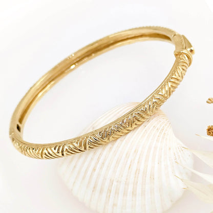 Chevron Pattern Bangle with Easy Click Clasp – Textured 5mm Design - TurkishBling