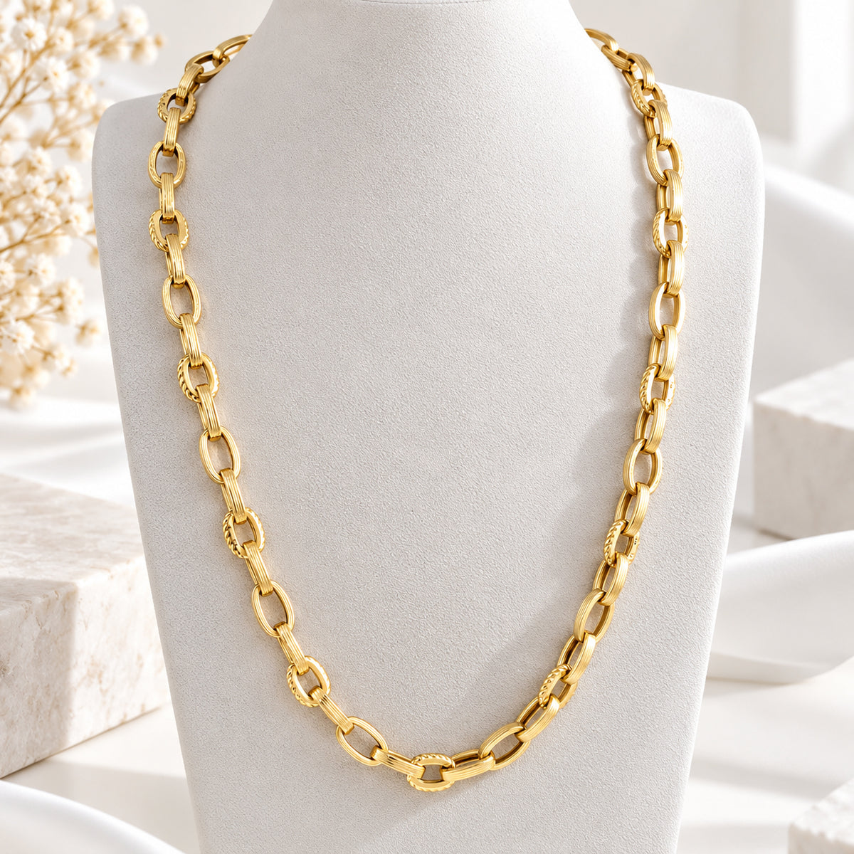 Textured Oval Link Necklace – 7.5mm Bold Chain Design