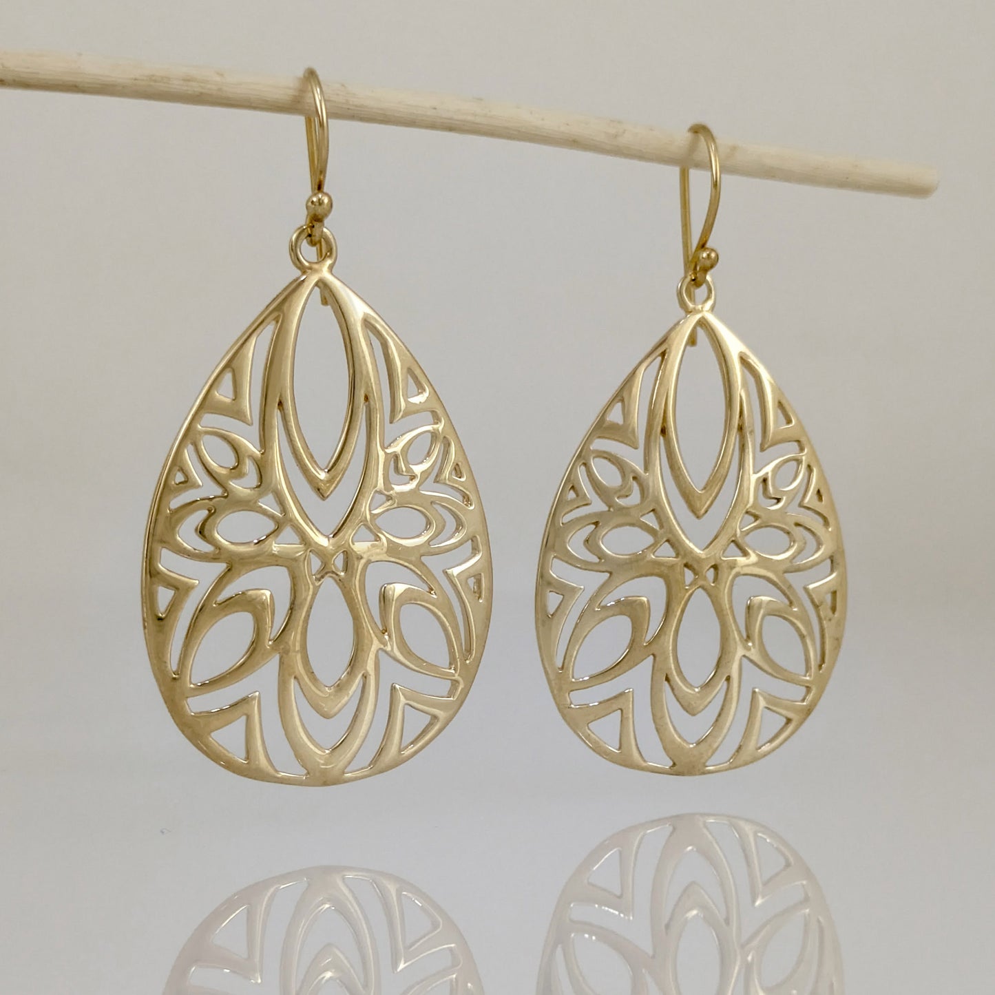 Teardrop Openwork Drop Earrings