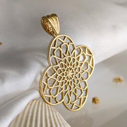 Geometric Openwork Clover Pendant