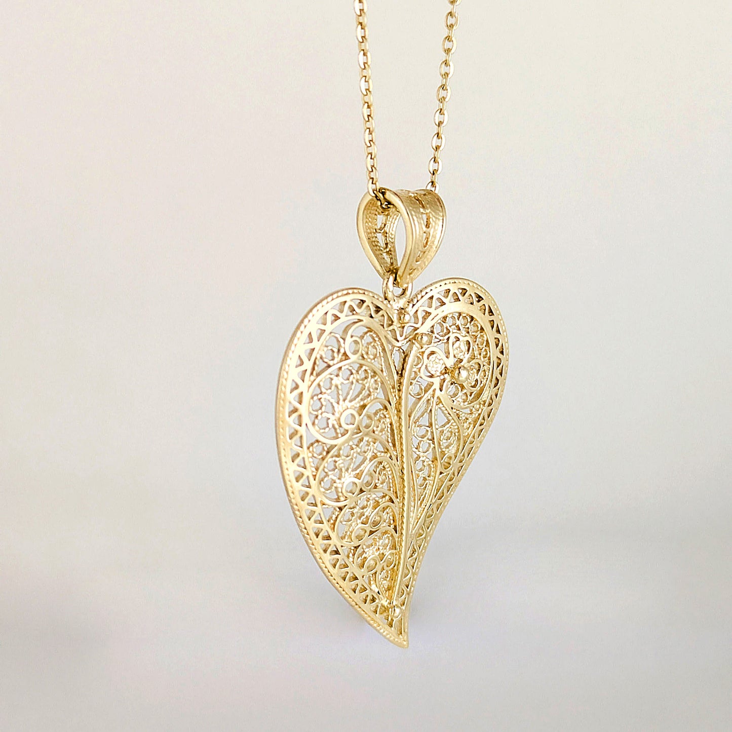 Filigree Heart Leaf Pendant
