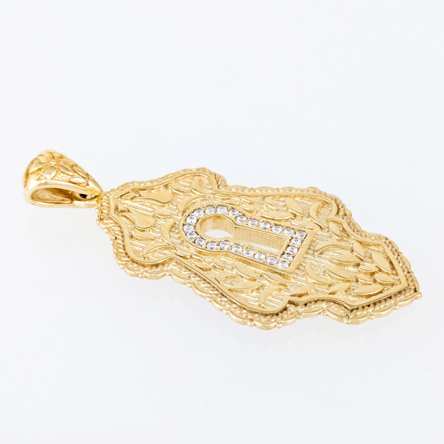Ornate Keyhole Pendant Crystal Detail