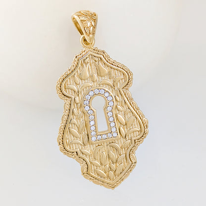 Ornate Keyhole Pendant Crystal Detail