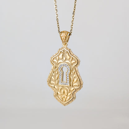 Ornate Keyhole Pendant Crystal Detail