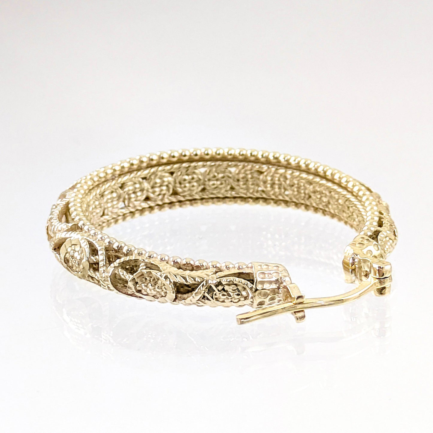 Elegant Floral Filigree Gold Hoop Earrings – Handcrafted in Istanbul