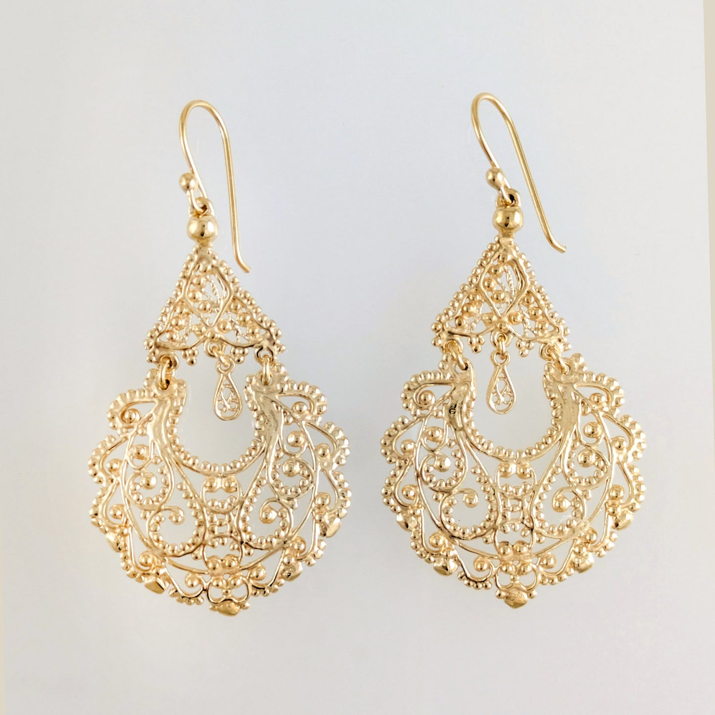 Gold Filigree Chandelier Earrings – Vintage-Inspired Statement Dangle Earrings