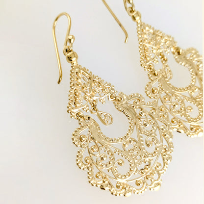 Gold Filigree Chandelier Earrings – Vintage-Inspired Statement Dangle Earrings