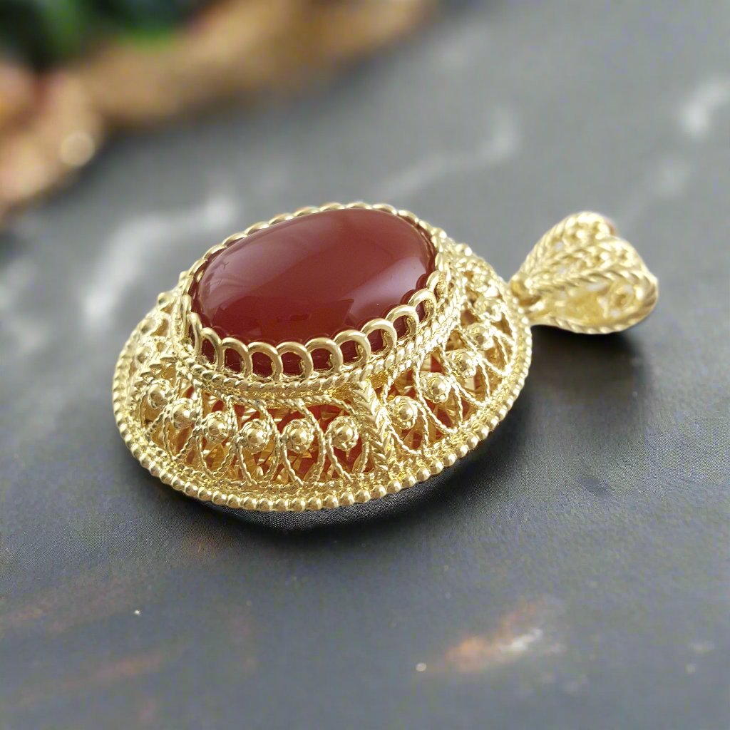 Filigree Pendant with Carnelian and Mirror Finish Gallery – 13x18mm Gemstone