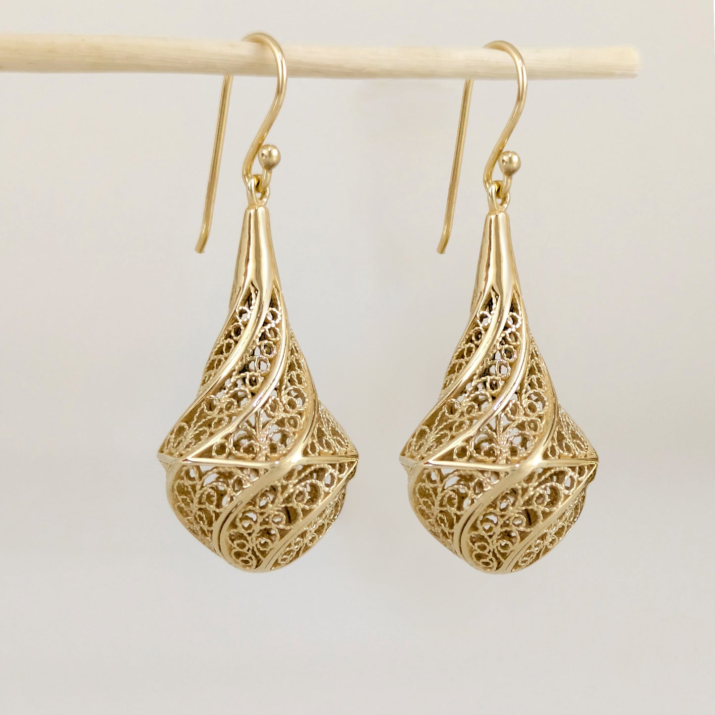 Teardrop Filigree Openwork Drop Earrings