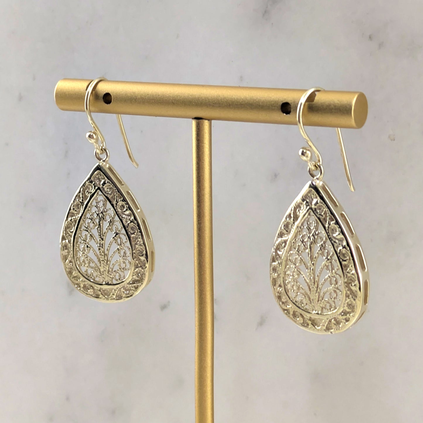 Teardrop Filigree Drop Earrings – Elegant Openwork Design