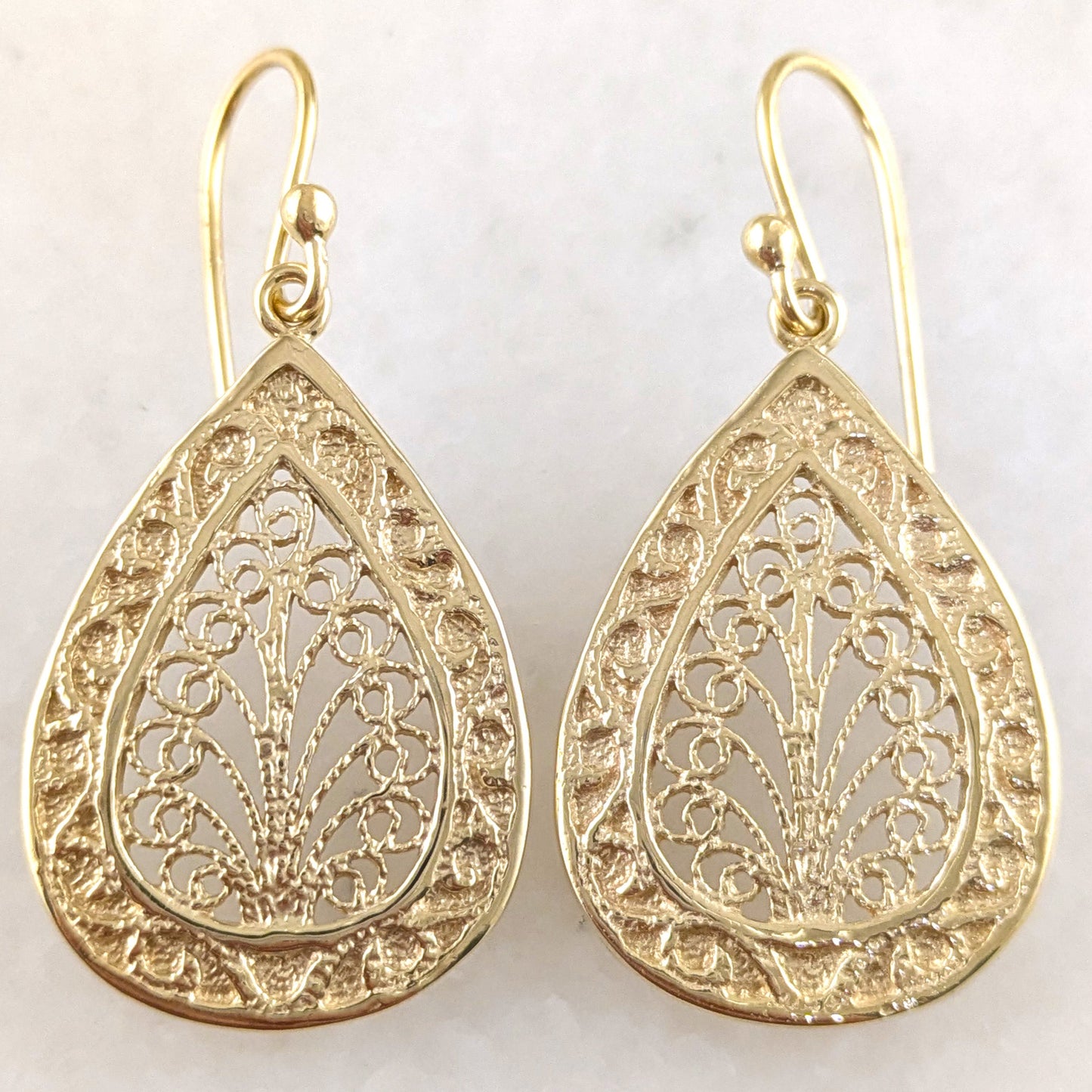 Teardrop Filigree Drop Earrings – Elegant Openwork Design
