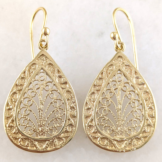 Teardrop Filigree Drop Earrings – Elegant Openwork Design