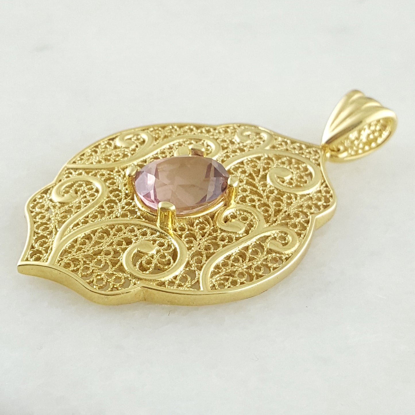 Filigree Pendant with Morganite-Colored Quartz – 10x14mm Gemstone