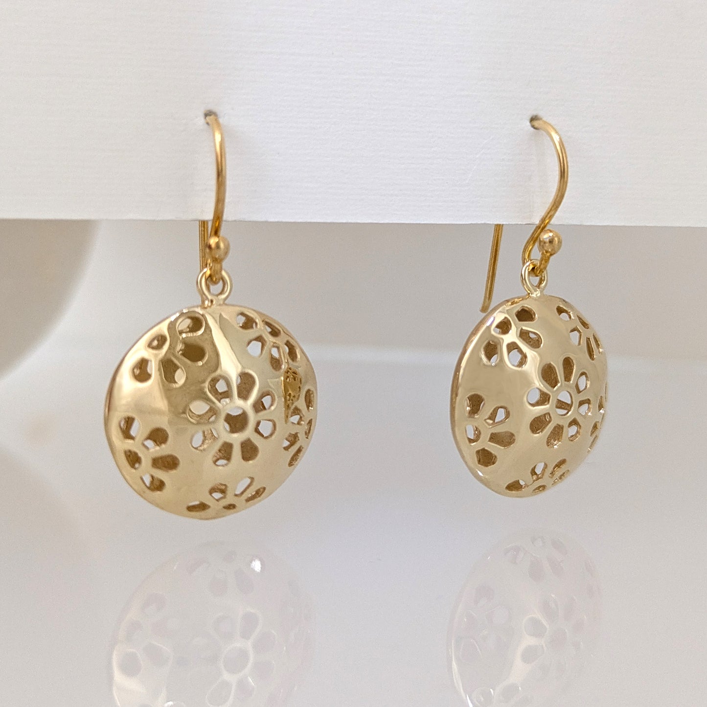 Floral Cutout Disc Drop Earrings