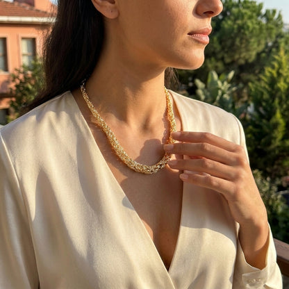 Byzantine Link Chain Necklace with Rope-Textured Toggle Clasp