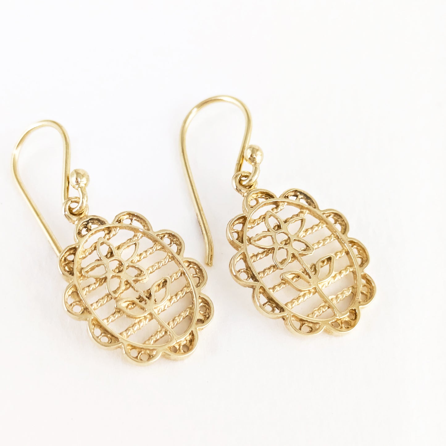 Oval Floral Openwork Drop Earrings