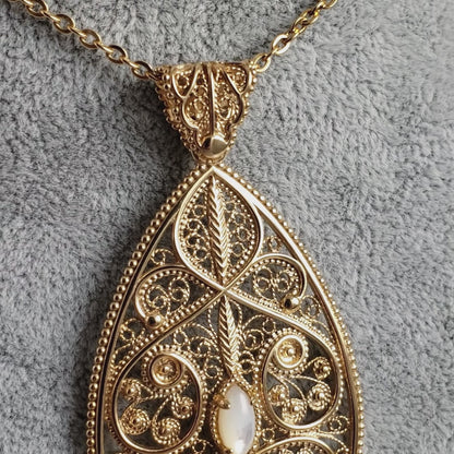 18K Gold Plated 10 x 5mm Gemstone Filigree Pendant