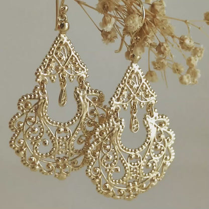 Gold Filigree Chandelier Earrings – Vintage-Inspired Statement Dangle Earrings