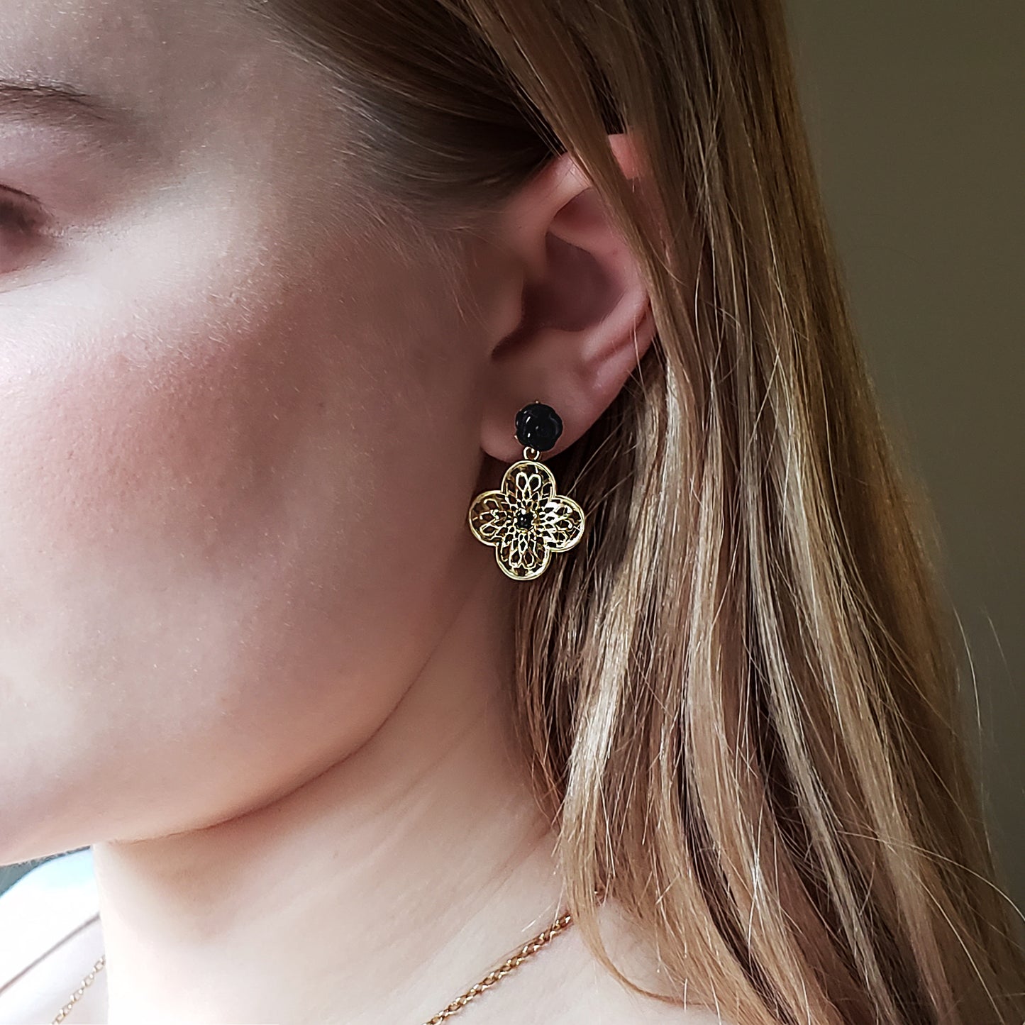 Carved Rose Black Agate Clover Shape Geometric Cut Out Post Earrings